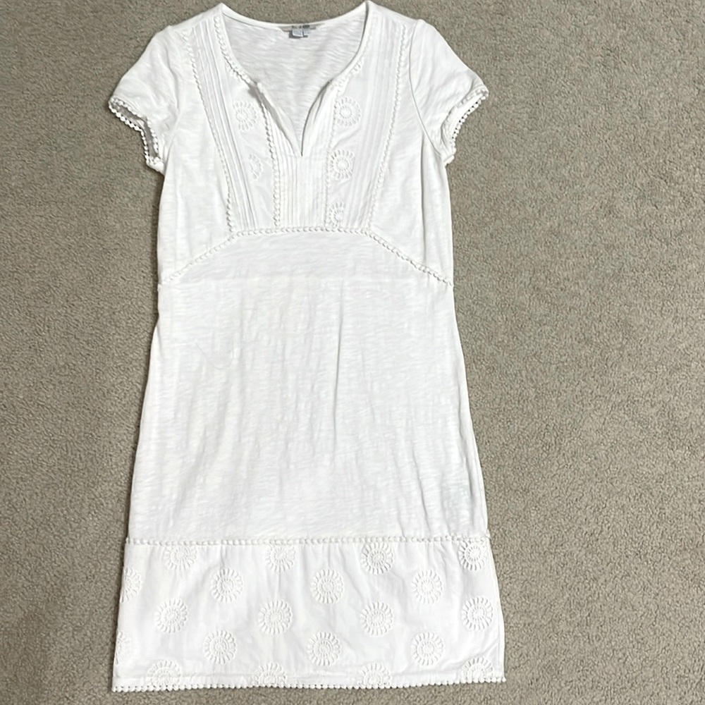 Boden white cotton dress with eyelet trim.